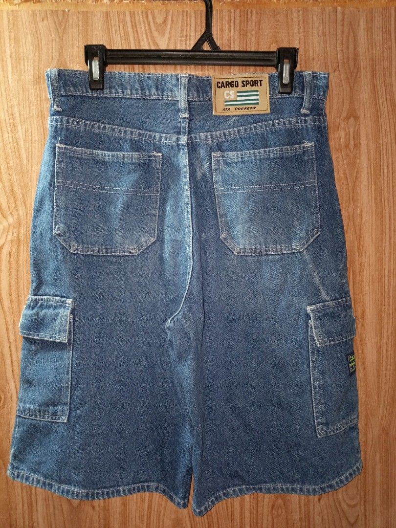 cargo jorts (Category: Tshirts & Polo Shirts ) located in Siquijor. Submitted by jallthi4_12345 (Listing ID 1468648263, Image 2). Description: 30 waistline 21 length hem 11 issue zipper MOP-GCASH JNT EXPRESS courier.