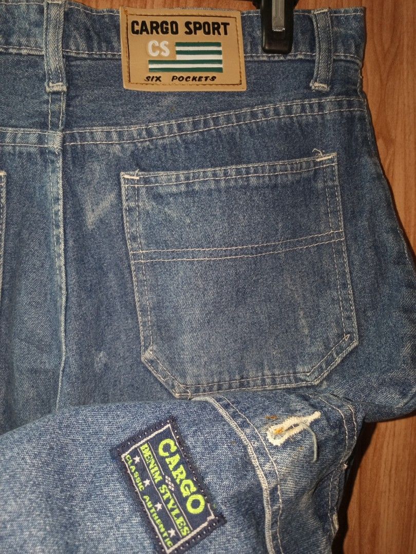 cargo jorts (Category: Tshirts & Polo Shirts ) located in Siquijor. Submitted by jallthi4_12345 (Listing ID 1468648263, Image 3). Description: 30 waistline 21 length hem 11 issue zipper MOP-GCASH JNT EXPRESS courier.