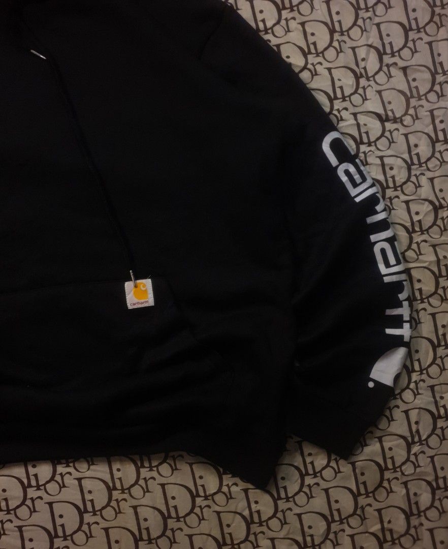 Carhartt side script hoodie (Category: Coats, Jackets and Outerwear) located in San Fernando. Submitted by retro.district. (Listing ID 1468709708, Image 2). Description: - Carhartt hoodie side script - Size: XL (26x29) - Condition: Excellent - issue: Missing tags - Color Rate: 9.5/10.