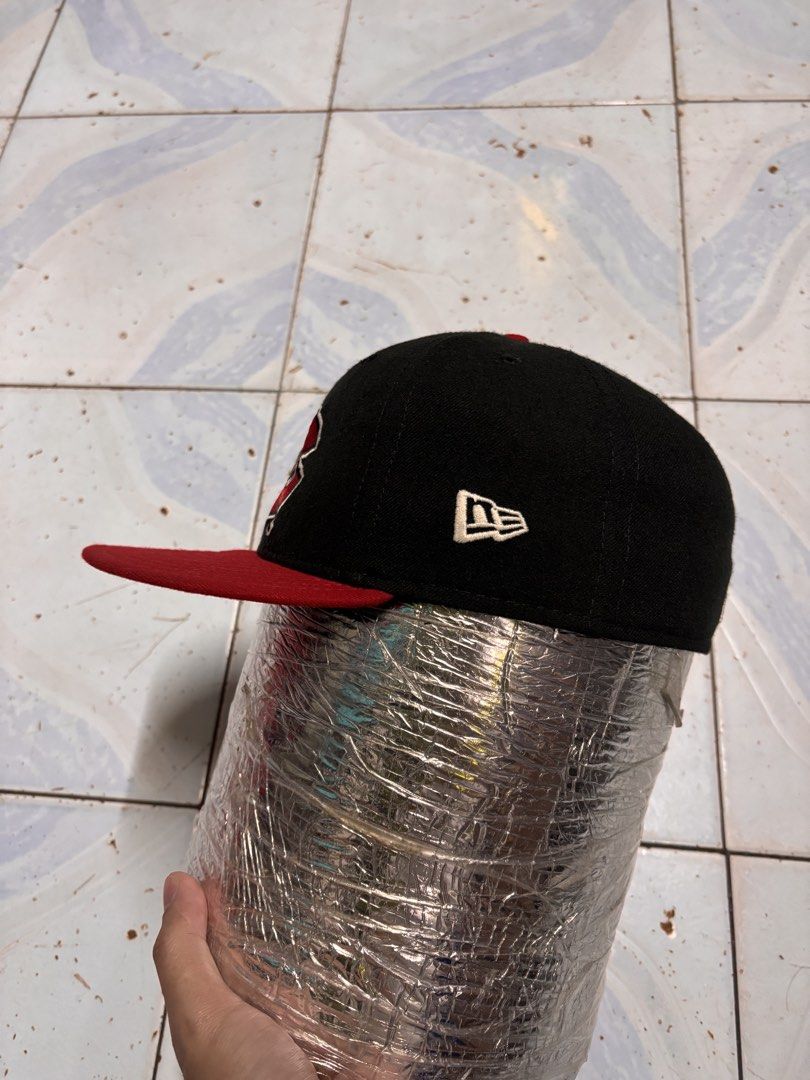 Carolina Mudcats x New Era, Close Cap (Category: Caps & Hats) located in Paranaque City. Submitted by kingdeward (Listing ID 1468571399, Image 3). Description: *Negotiable* Ukay Caps/Hats Casual need wash Parañaque Location Courier: Jnt/ LBC COP(Payment 1st) Lalamove.