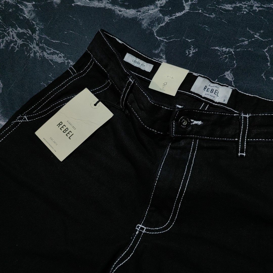 Carpenter Jorts Rebel (Category: Shorts) located in Taguig. Submitted by mr.gbh (Listing ID 1468588548, Image 3). Description: Rebel Carpenter Jorts Size: 32 L-20/H-11 Excellent Condition Php, 799.