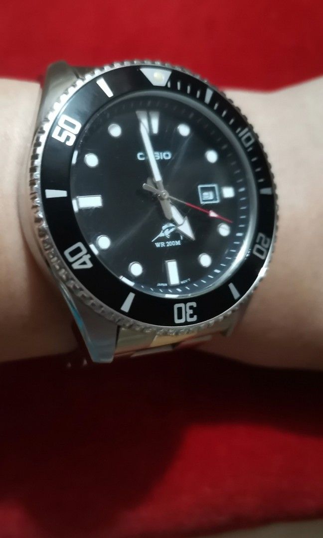 Casio Men's Watch (Category: Men's Watches) located in Pasig City. Submitted by aillegra (Listing ID 1468598999, Image 3). Description: Rush sale CASIO watch Men's Casio watch Working condition 2nd pic, size reference.