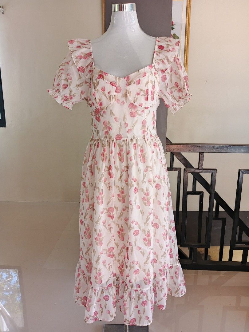 Casual Dress (Category: Dresses) located in Tabuk. Submitted by andengg.flower (Listing ID 1468567934, Image 1). Description: Brand new casual dress. Can be used as a church dress. What you see is what you get.