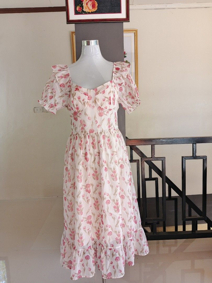 Casual Dress (Category: Dresses) located in Tabuk. Submitted by andengg.flower (Listing ID 1468567934, Image 2). Description: Brand new casual dress. Can be used as a church dress. What you see is what you get.