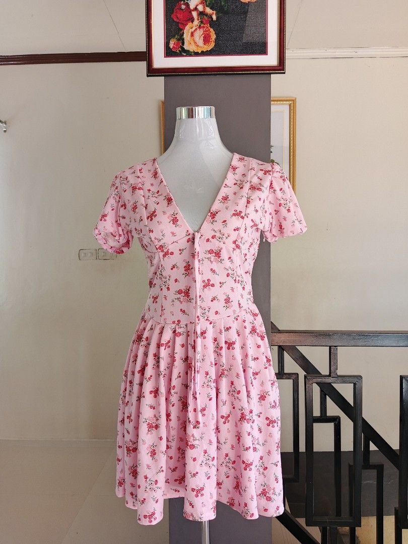 Casual Floral Dress (Category: Dresses) located in Tabuk. Submitted by andengg.flower (Listing ID 1468569471, Image 3). Description: .