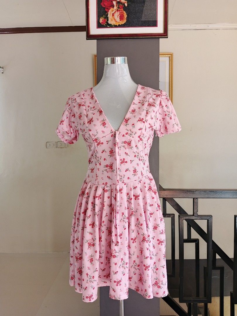 Casual Floral Dress (Category: Dresses) located in Tabuk. Submitted by andengg.flower (Listing ID 1468569471, Image 2). Description: .