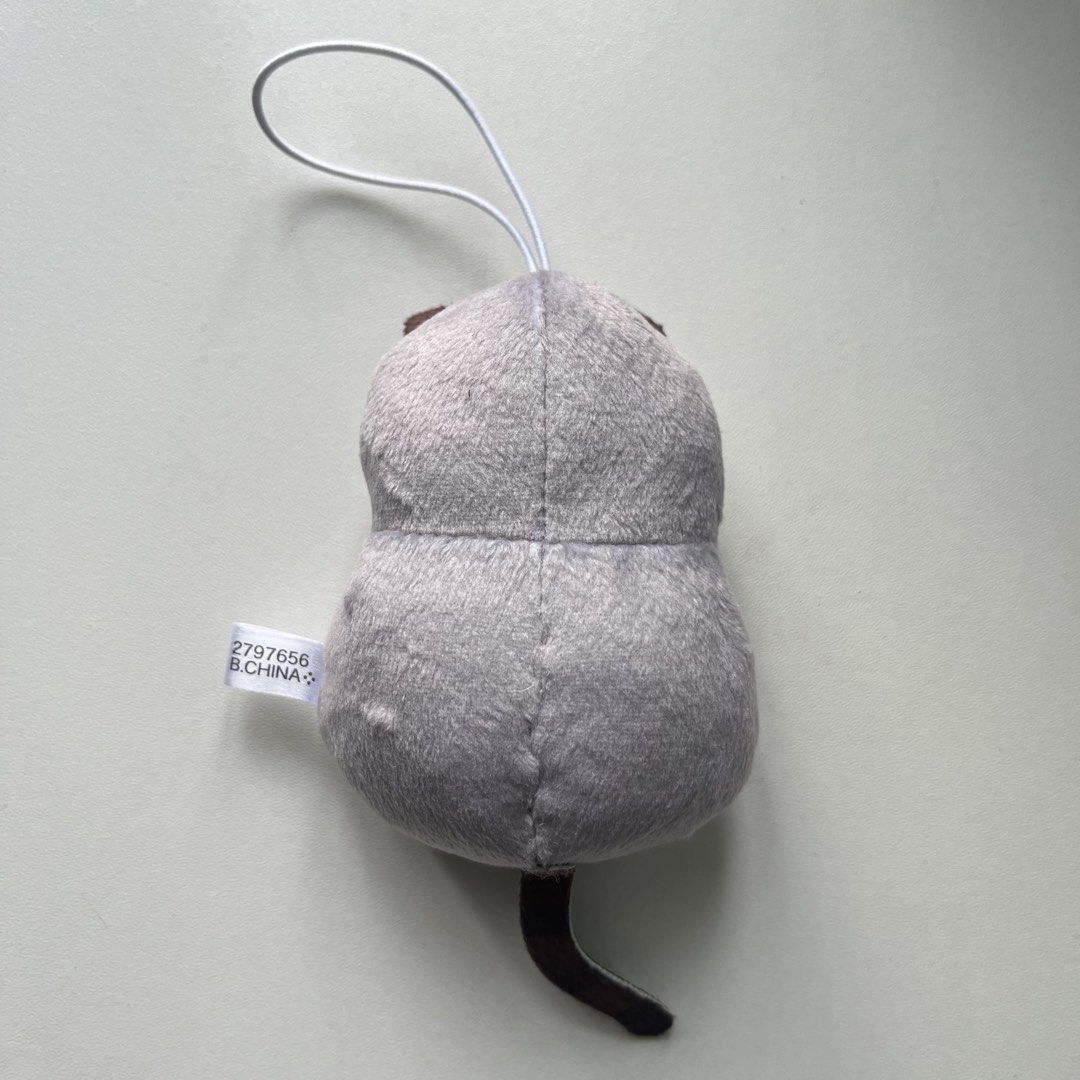 CAT PLUSH - from GASHAPON (Category: Plushies & Soft Toys) located in San Fernando. Submitted by e.eejahhh (Listing ID 1468531819, Image 2). Description: FROM GASHAPON • Preloved (flaws medyo bak-bak na yung tail niya) • No inclusions RFS: Decluttering LOCATION: La Union,Philippines Payment First Via: GCASH/BANK TRANSFER Shipping thru: J&T Express only ~color may vary due to lighting~.