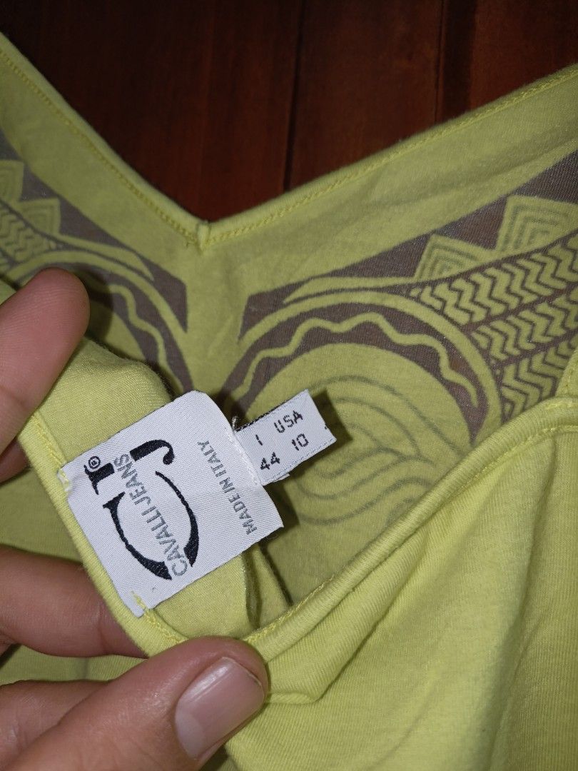 CAVALLI (Category: Others Tops) located in Manila. Submitted by chavez_lloyd (Listing ID 1468567074, Image 3). Description: CAVALLI small excellent cond need wash only location negross occidental.