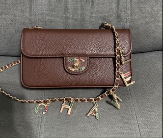 (Category: ) located in . Submitted by chic.bags (Listing ID 1468605291, Image 1). Description: .