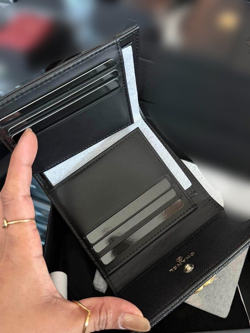 Sale‼️CC Wallet (Category: Wallets & Card holders) located in Manila. Submitted by bagsandmanymanymore1 (Listing ID 1468526931, Image 2). Description: CC Wallet Box and dustbag Serial number Gold hardware Caviar leather Before 8,500.