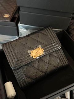 (Category: ) located in . Submitted by bagsandmanymanymore1 (Listing ID 1468526931, Image 1). Description: .