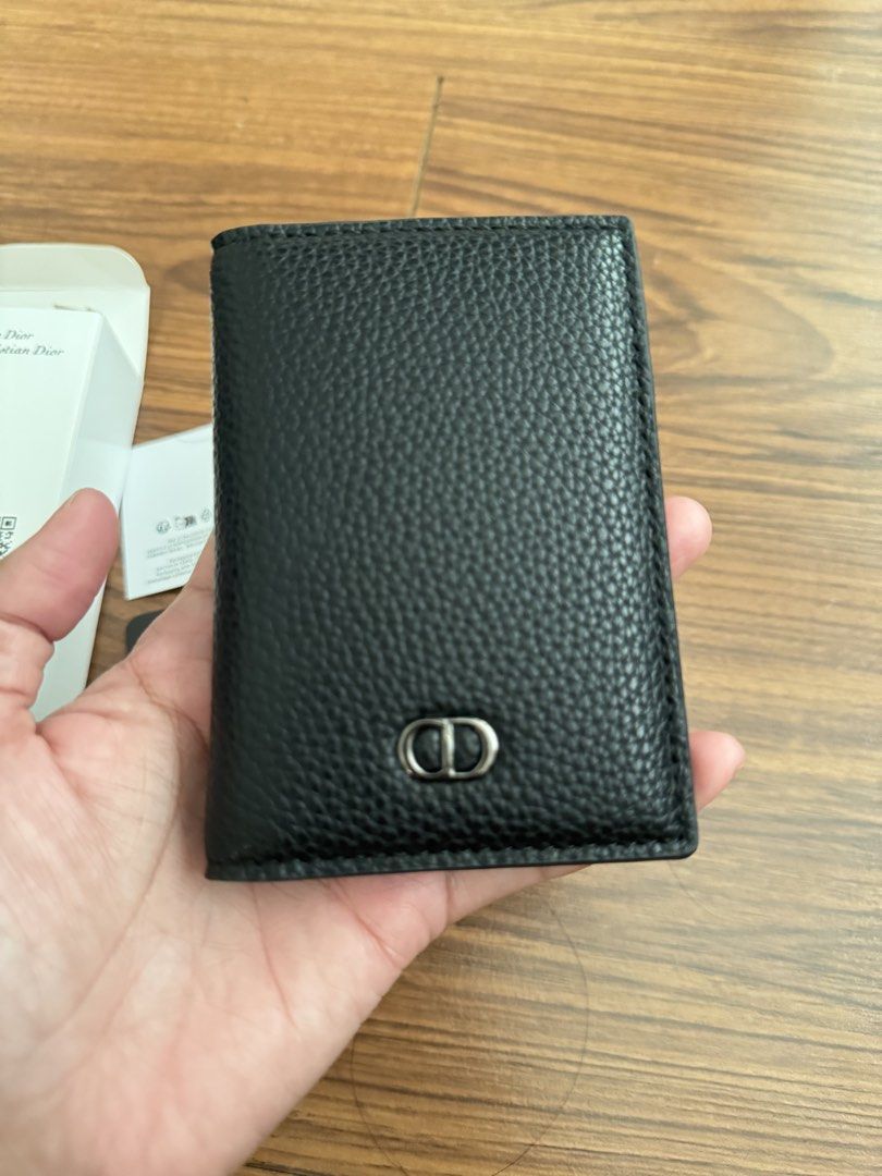 CD card holder (Category: Wallets & Card holders) located in Rizal. Submitted by thrifty.mom (Listing ID 1468619680, Image 2). Description: Unused G W P card holder Comes with box .