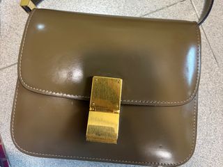 (Category: ) located in . Submitted by bagsenshoes (Listing ID 1468556615, Image 1). Description: .
