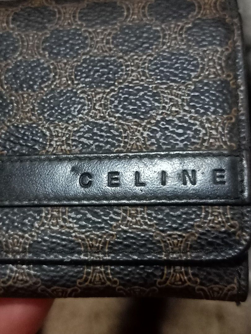 CELINE wallet (Category: Luxury Bags & Wallets) located in Iloilo. Submitted by ukaynizoee (Listing ID 1468505840, Image 2). Description: pre loved but we'll loved 🤩 pm mo ko negotiable pa Yan.