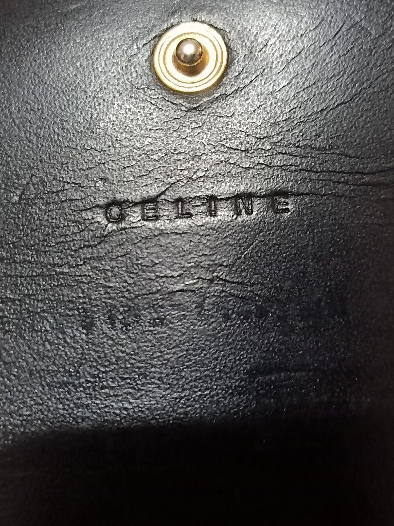 CELINE wallet (Category: Luxury Bags & Wallets) located in Iloilo. Submitted by ukaynizoee (Listing ID 1468505840, Image 3). Description: pre loved but we'll loved 🤩 pm mo ko negotiable pa Yan.