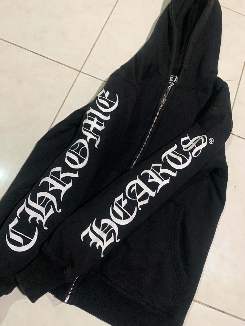 CH Thermal Hoodie w Sleeve Script (Category: Hoodies) located in Dipolog. Submitted by ethrifttt (Listing ID 1468679151, Image 3). Description: CH Thermal Hoodie w Sleeve Script 18.5 x 24.5 excellent condition, missing lace.