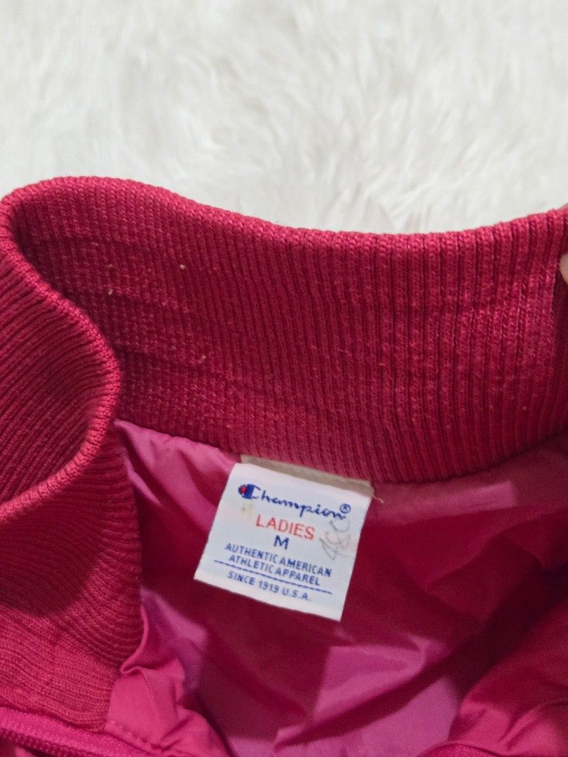 Champion Jacket (Category: Coats, Jackets and Outerwear) located in Manila. Submitted by avi_r (Listing ID 1468577045, Image 2). Description: .