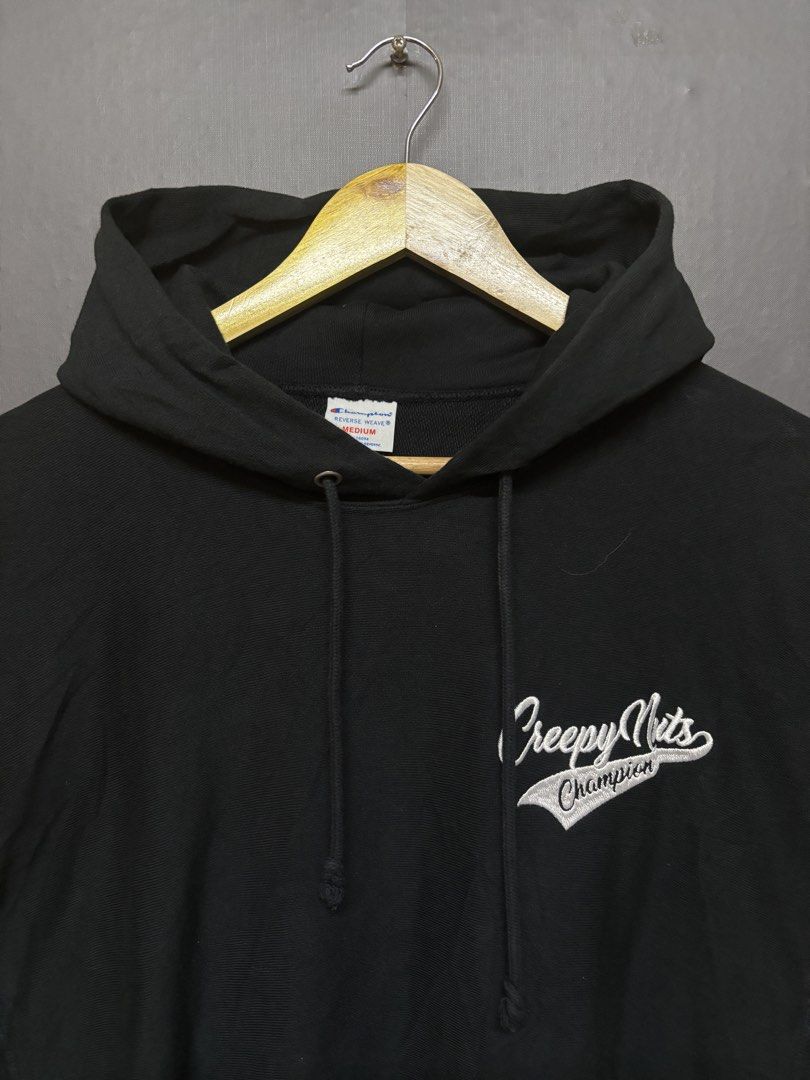 Champion Reverse Weave (Category: Coats, Jackets and Outerwear) located in Cavite. Submitted by staythrifted.23 (Listing ID 1468610091, Image 2). Description: Medium on 🏷️ ( Oversized ) Dimes : Length 28 Width 24 Like new Color rate 9.9/10 Issue ❌ Loc. Cavite We ship nationwide Payment first .