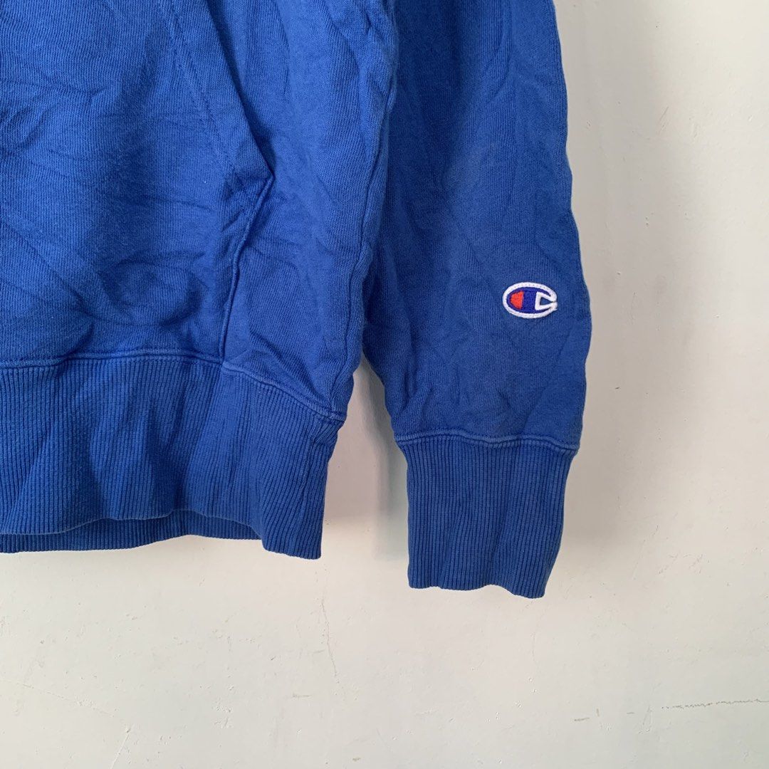 Champion Royal Blue Script Logo Hoodie X-Large (Category: Coats, Jackets and Outerwear) located in Manila. Submitted by gentleflower-74686a (Listing ID 1468502785, Image 3). Description: - Brand: Champion - 21.5 x 25 - Color: Royal Blue - Size: XL - Material: 100% Cotton - Design: Classic script logo on chest, small 'C' patch on left sleeve - Features: Kangaroo pocket, adjustable drawstring hood - Condition: Great casual piece for daily wear.