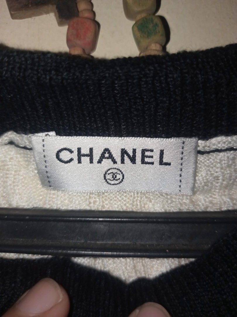 Chanel cable knit (Category: Shirts) located in Manila. Submitted by kenny200024 (Listing ID 1468651849, Image 3). Description: Chanel cable knit - xs to small - actual measurement width 14.5 | length 22.5 - excellent condition - need wash | fresh from bale.