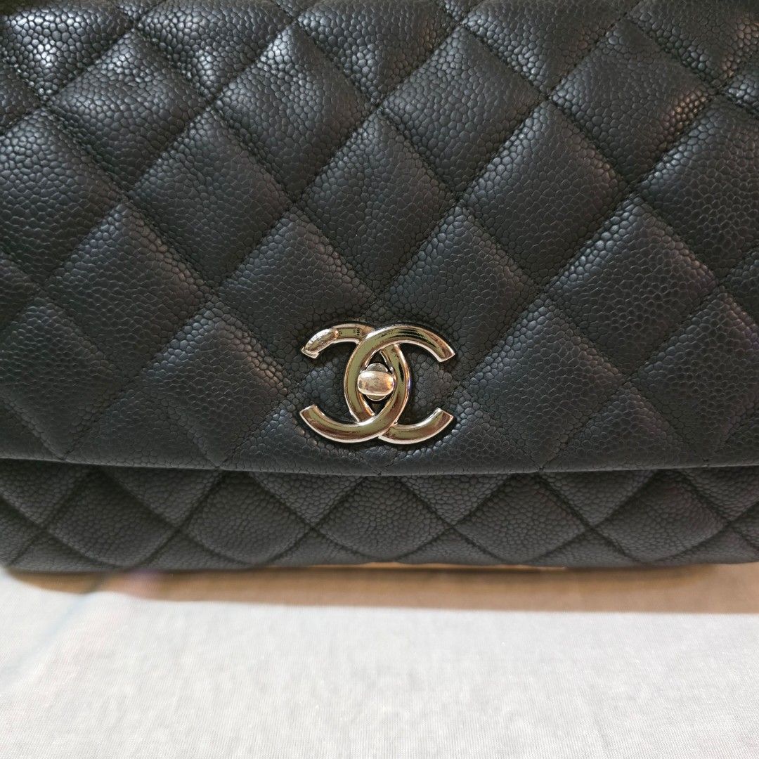 Chanel Caviar Med Flap🖤 (Category: Luxury Bags & Wallets) located in Paranaque City. Submitted by kyshei (Listing ID 1468581399, Image 2). Description: 💯legit/orig money back guaranteed👍.