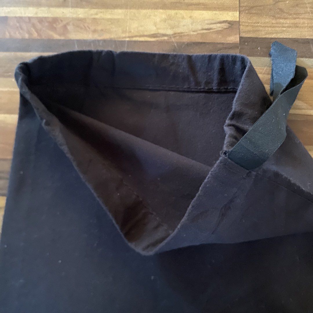 Chanel Dust Bag (Category: Purses & Pouches) located in Iligan City. Submitted by authenticdustbags.ph (Listing ID 1468518535, Image 2). Description: .