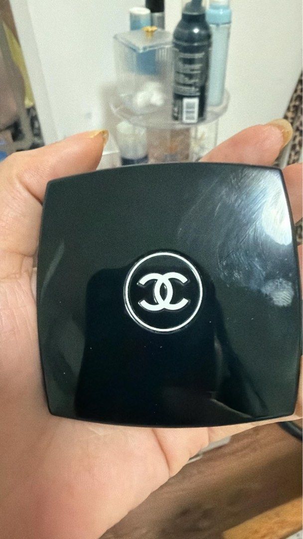 Chanel eyeshadow (Category: Makeup) located in Manila. Submitted by prelovedtin.1016 (Listing ID 1468527507, Image 2). Description: Used once! Basic eye color. Nawala yung brush. 🥹 Srp is 4k+ Important terms: No return no exchange. Please research the item and make sure it’s right for you before buying it. Every item listed is 100% authentic - I strictly do not deal in fake or counterfeit product. .