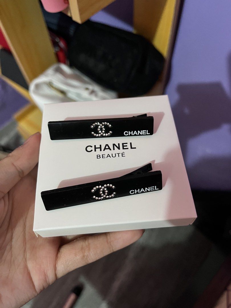Chanel hairpin (Category: Luxury Accessories) located in Manila. Submitted by heygianni (Listing ID 1468526624, Image 1). Description: Bought in japan.