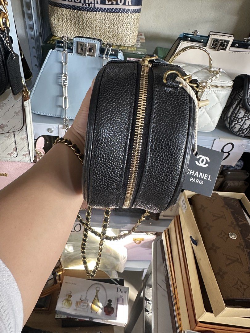 Chanel Micro Bag (Category: Cross-body Bags) located in Binmaley. Submitted by amayscollections (Listing ID 1468611267, Image 3). Description: Sale Origquality Chanel Caviar Micro Bag cute cute in person with box and dustbag for only ₱650+sf payment first ₱720+sf cash on delivery We Ship Nationwide🚚.