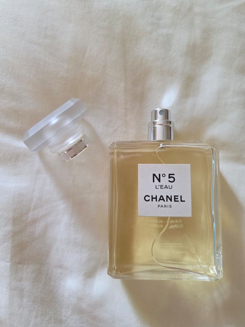 Chanel No. 5 L'Eau Eau de Toilette 100ml (Category: Fragrance & Deodorants) located in Pasig City. Submitted by kwishhy (Listing ID 1468531201, Image 2). Description: - Authentic Chanel No. 5 L'Eau 100ml tester bottle - Concentration: Eau de Toilette - Tester unit - Fragrance profile: Fresh, floral, and aldehydic - Ideal as a crisp and elegant daily signature scent - NO BOX.