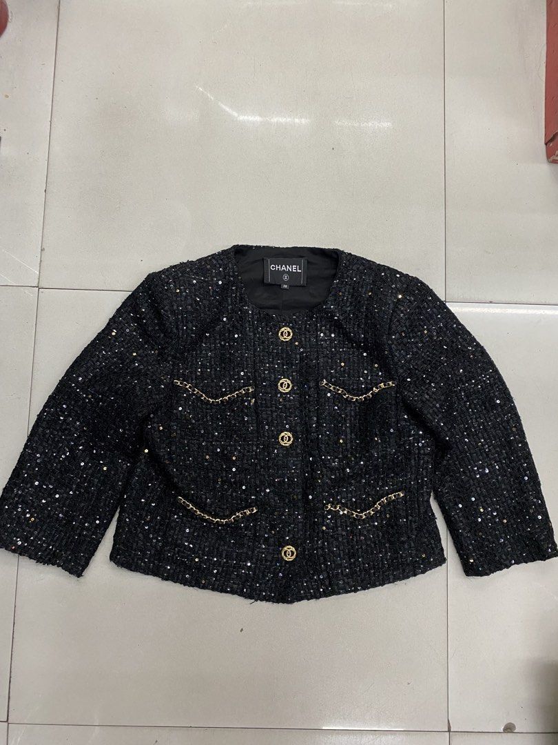 Chanel tweed jacket (Category: Coats, Jackets and Outerwear) located in Manila. Submitted by ercmrsmam (Listing ID 1468663912, Image 1). Description: CH4NEL TWEED W 17 L 19.5 Cr 9.5 Excellent condition 📍BACLARAN PARANAQUE 🛵 JNT/ LBC/ LALAMOVE 💵 GCASH/ PAYMENT FIRST.