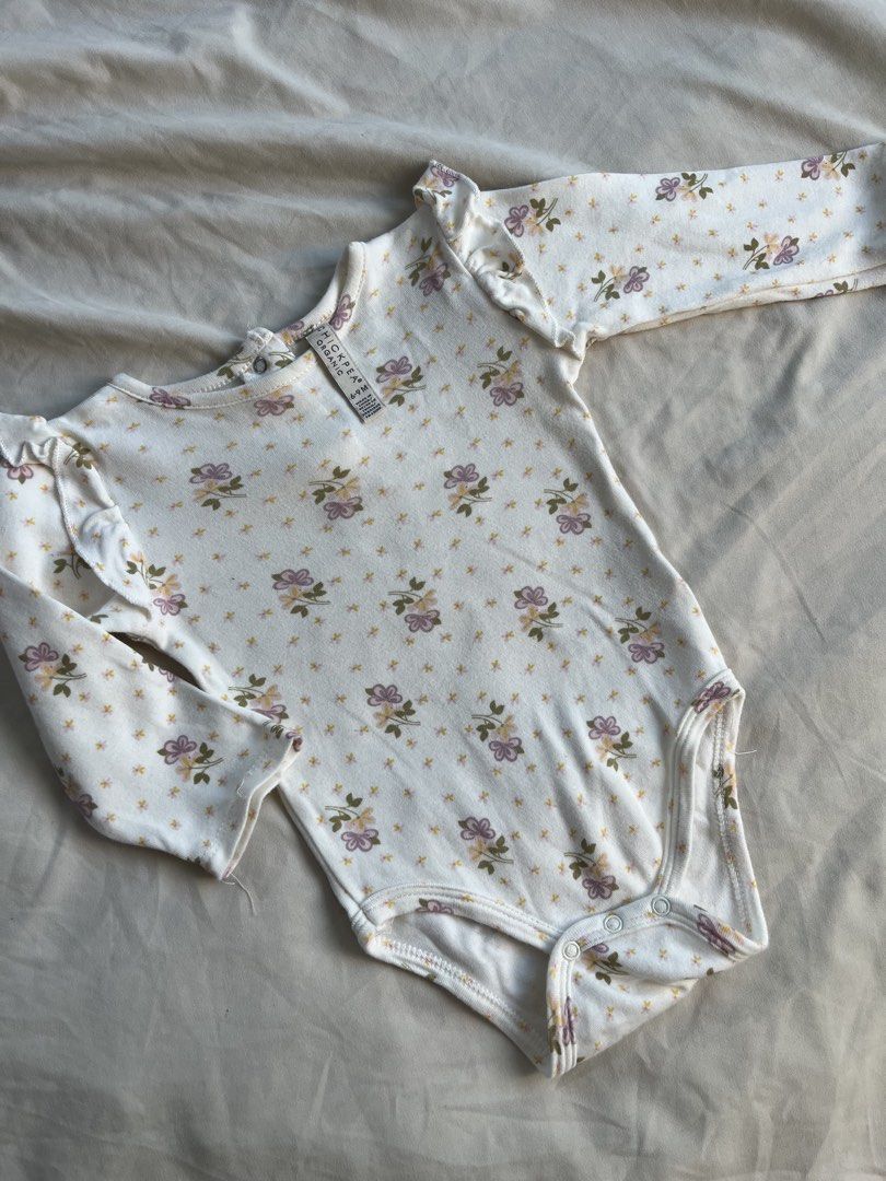 Chick Pea bundle set for 6-9M (Category: Babies & Kids Fashion) located in Quezon City. Submitted by samirosie0329 (Listing ID 1468627110, Image 3). Description: All used once only In excellent condition! .