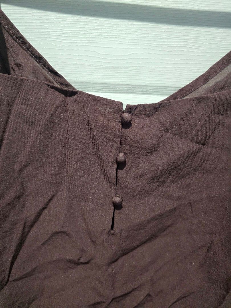 Chiffon Brown Top (Category: Sleeveless) located in Quezon City. Submitted by dinesaur (Listing ID 1468689085, Image 2). Description: .