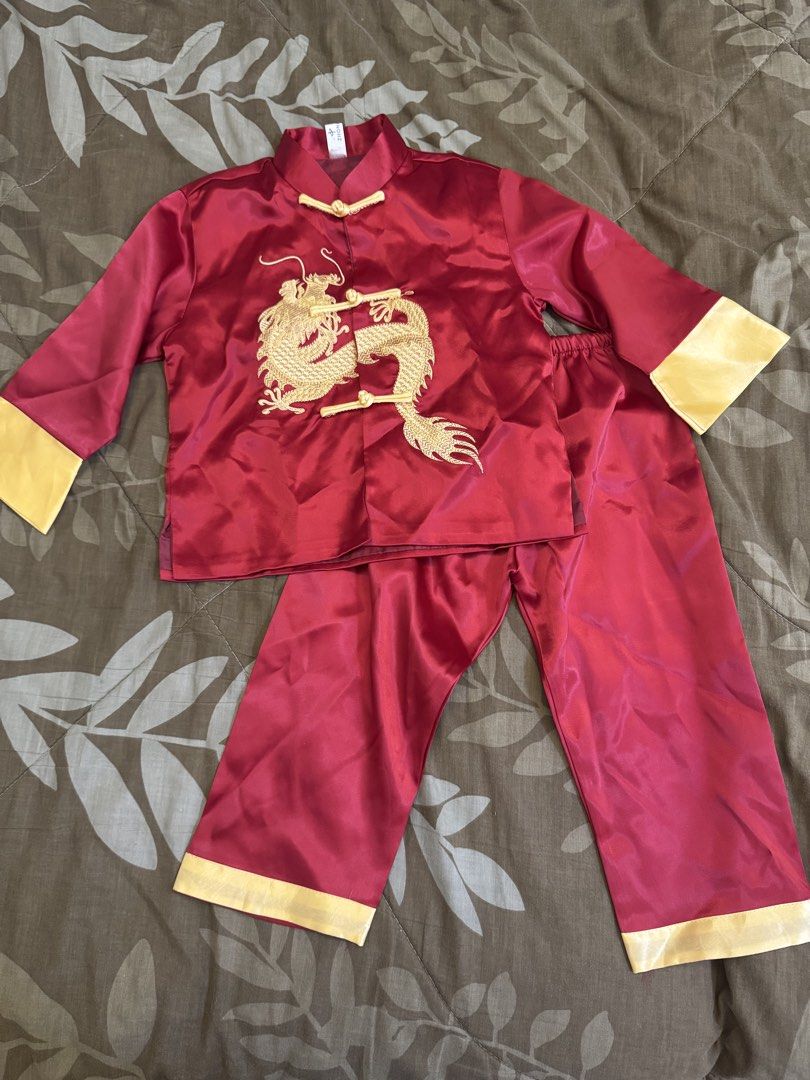 Chinese Costume (Category: Babies & Kids Fashion) located in Makati City. Submitted by averysbabyshop (Listing ID 1468660762, Image 1). Description: With minimal flaw.