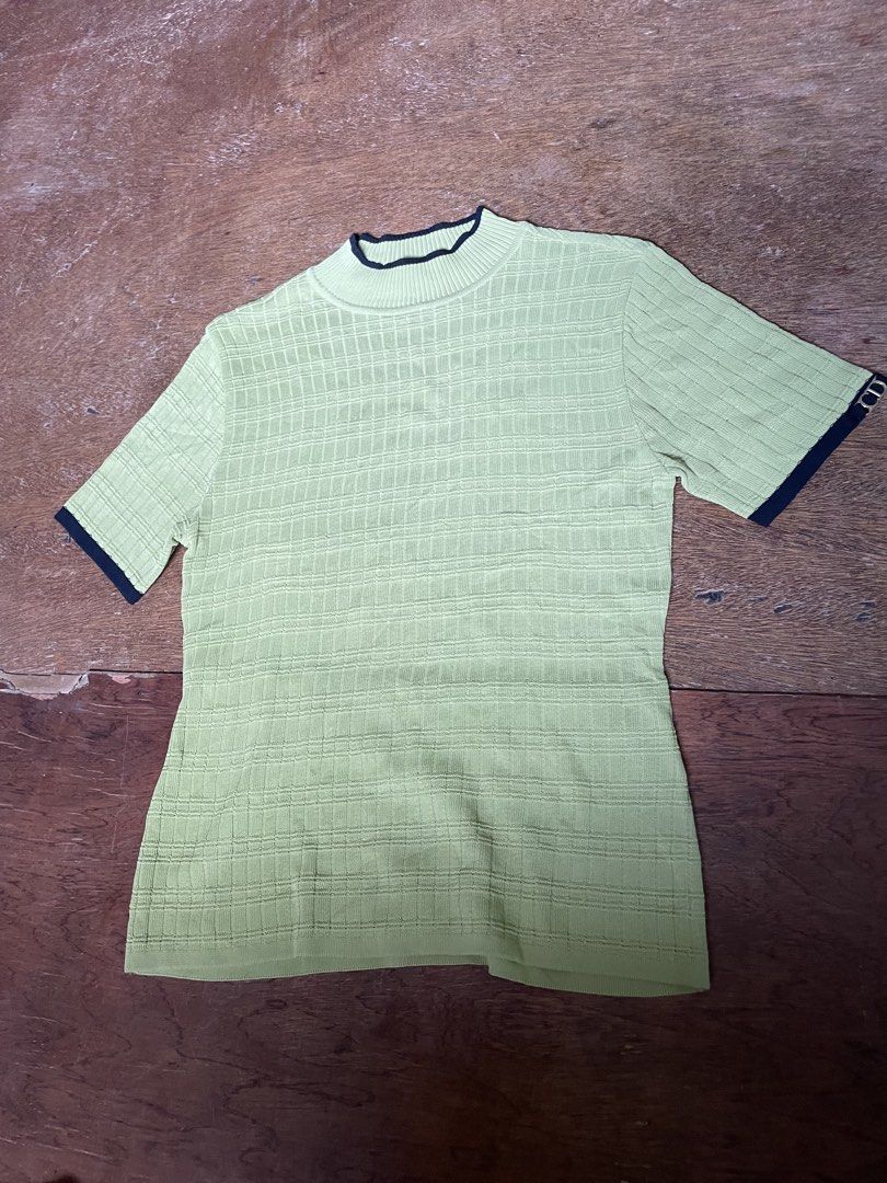 Christian dior (Category: Shirts) located in Molave. Submitted by ikong_thrift07 (Listing ID 1468578100, Image 1). Description: Authentic legit.