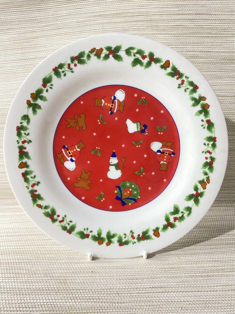 Christmas Holiday Ceramic Plates (Category: Dinnerware & Cutlery) located in Davao. Submitted by shauitoys2019 (Listing ID 1468538575, Image 1). Description: P200 each Ceramic.