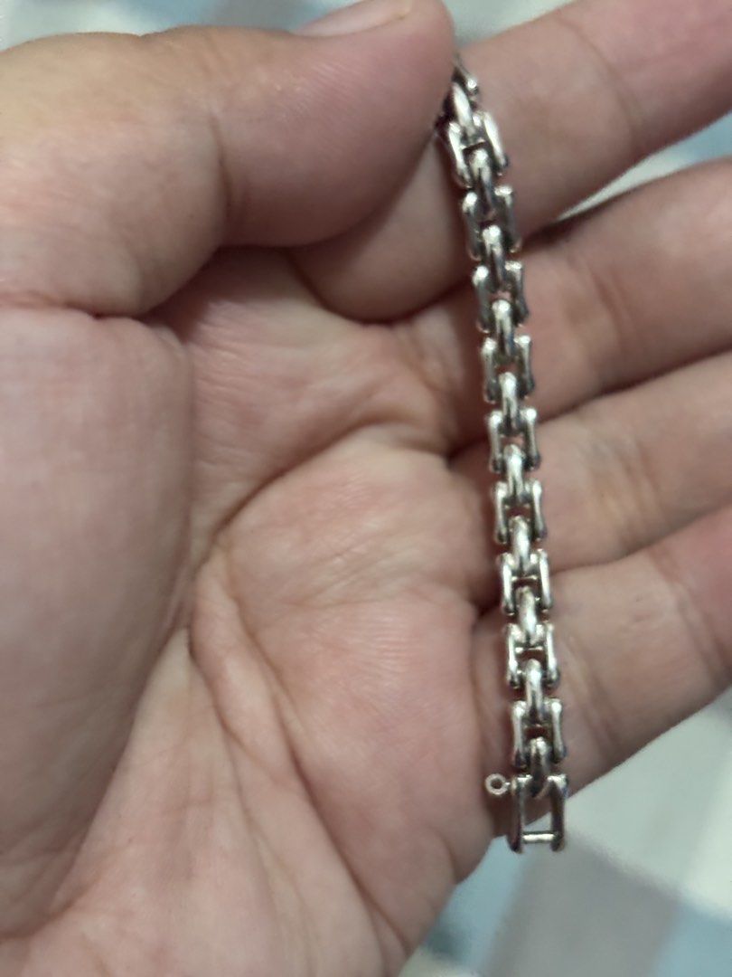 Citizen Roman Dial Bracelet Watch (Category: Women's Watches) located in Cainta. Submitted by timelesswatchbycla3.0 (Listing ID 1468604177, Image 3). Description: 16mm Sign of use Scratches on glass Up to 7 inch wrist size As is.