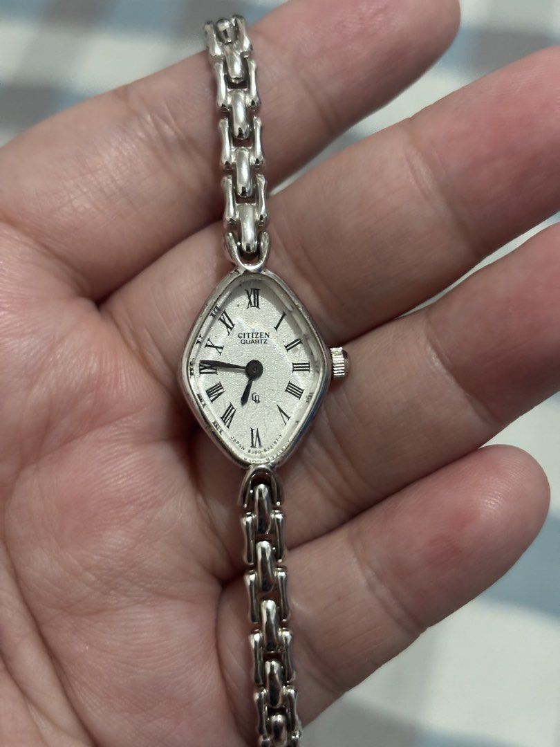 Citizen Roman Dial Bracelet Watch (Category: Women's Watches) located in Cainta. Submitted by timelesswatchbycla3.0 (Listing ID 1468604177, Image 1). Description: 16mm Sign of use Scratches on glass Up to 7 inch wrist size As is.