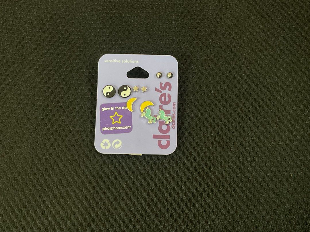 Claire’s Phosphorescent Earrings (Category: Earrings) located in Baguio. Submitted by prettygirl_kaplaan (Listing ID 1468517593, Image 1). Description: Bought in Bahrain for BHD 6.5 (716.82) but selling each for ₱70. Take all for ₱300. Never used, naka tambak lang.