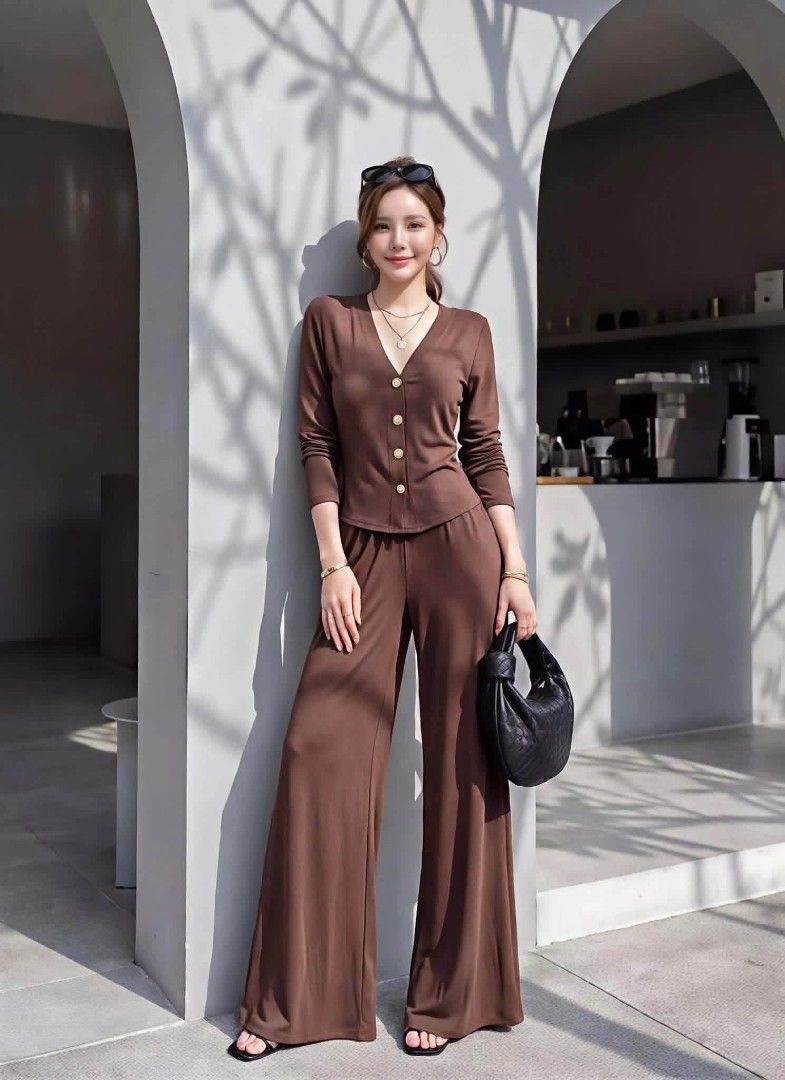 Classy coords (Category: Sets or Coordinates) located in Manila. Submitted by raredeer-4deb4e (Listing ID 1468627146, Image 3). Description: can fit upto large.