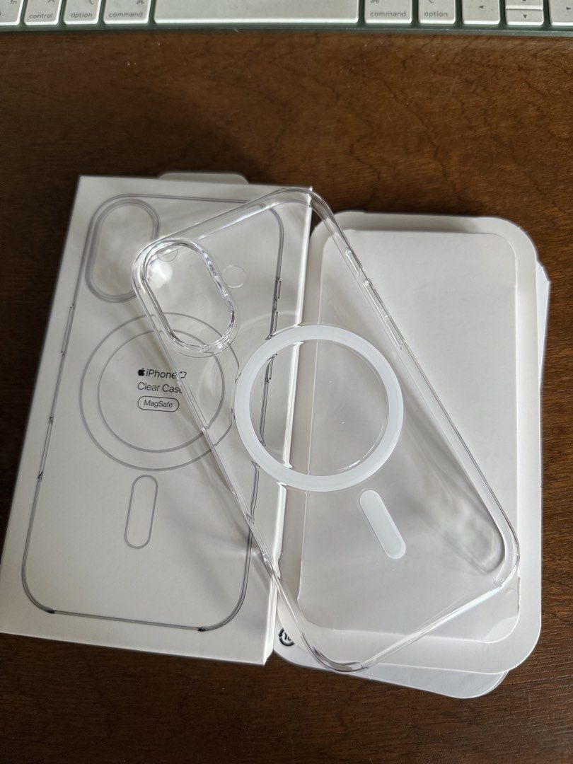 Clear Thin Fit Hard Case MagSafe Clear Cover iPhone 17 (Category: Cases & Sleeves) located in Manila. Submitted by razelysonn (Listing ID 1468560810, Image 3). Description: Available on hand tempered also available .