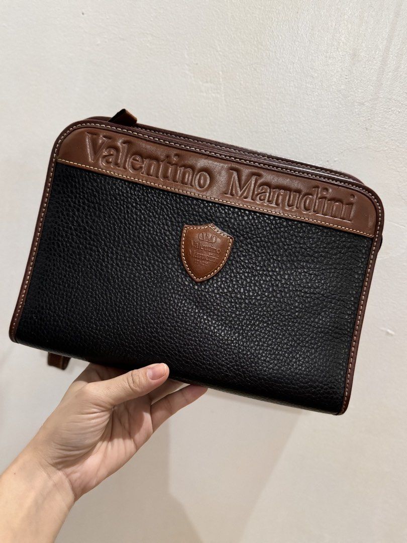 Clutch bag (Category: Belt bags, Clutches and Pouches) located in Manila. Submitted by mariadarna (Listing ID 1468689853, Image 1). Description: Clutch bag from Europe .