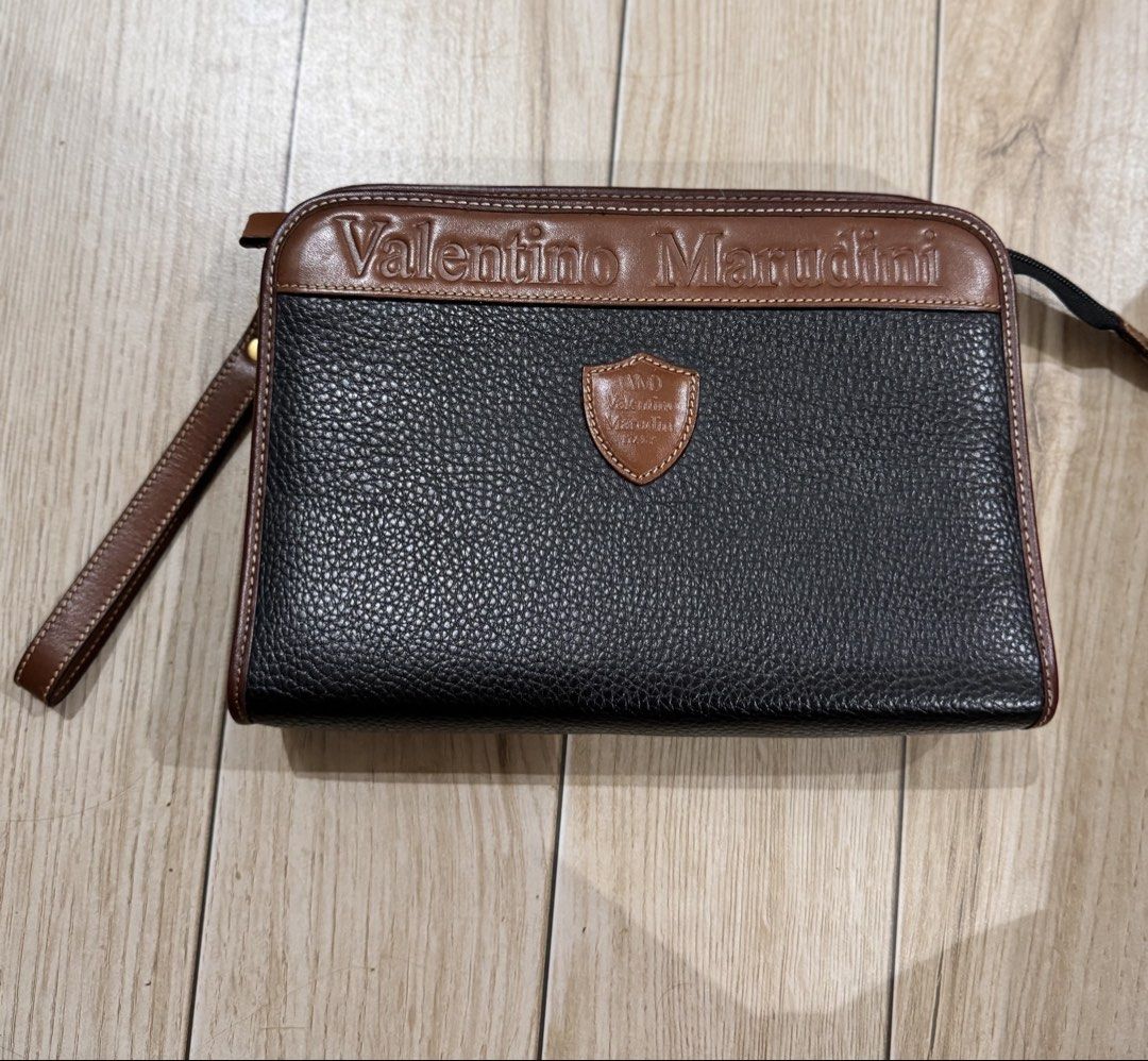 Clutch bag (Category: Belt bags, Clutches and Pouches) located in Manila. Submitted by mariadarna (Listing ID 1468689853, Image 3). Description: Clutch bag from Europe .