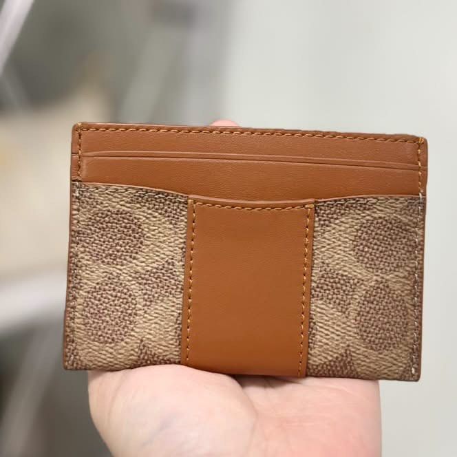 Coach Card Holder (Category: Wallets & Card holders) located in Rizal. Submitted by mclluxurycollection (Listing ID 1468514006, Image 2). Description: Brand new 💯 original.