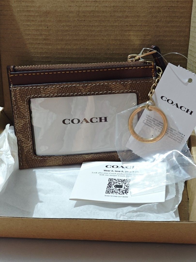 COACH CARD HOLDER ZIPPER. AUTHENTIC 100% (Category: Wallets & Card holders) located in Quezon City. Submitted by snowfrostkhloething (Listing ID 1468601185, Image 2). Description: .