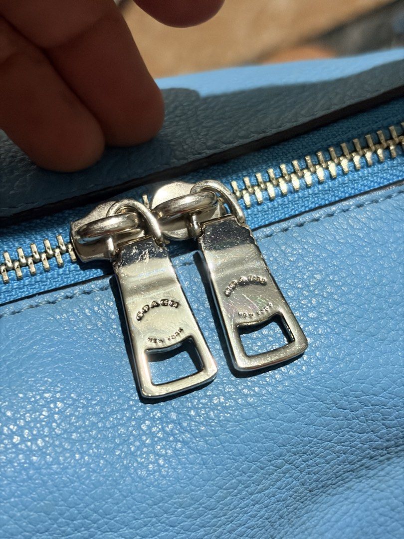Coach East/West Celeste Hobo Bag (Category: Shoulder Bags) located in Abuyog. Submitted by garments.sl (Listing ID 1468507068, Image 3). Description: Coach East/West Celeste Convertible Hobo (Style F36628) Rank AB Clean and still presentable No flaws.