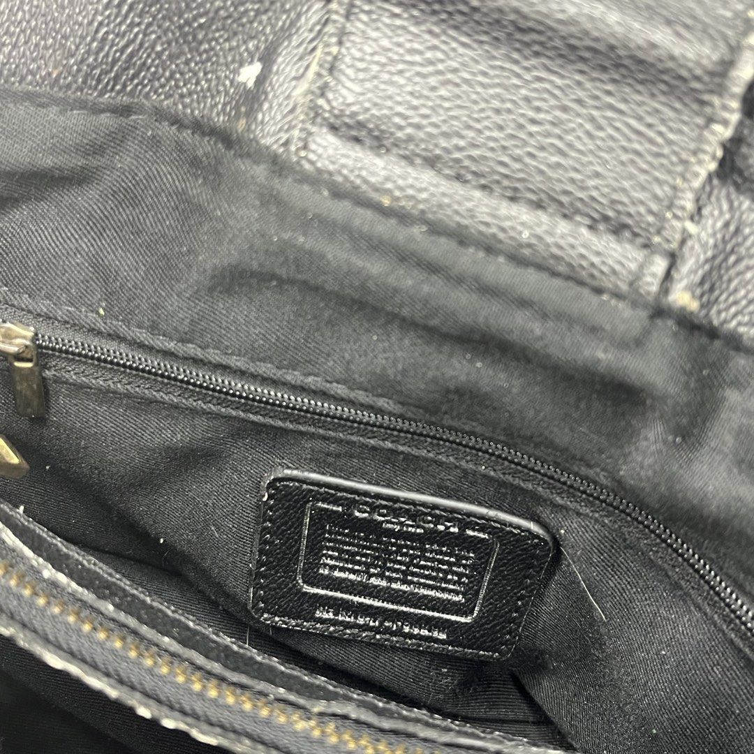 Coach Hand Bag (Category: Luxury Bags & Wallets) located in Manila. Submitted by g_archive. (Listing ID 1468553939, Image 2). Description: .