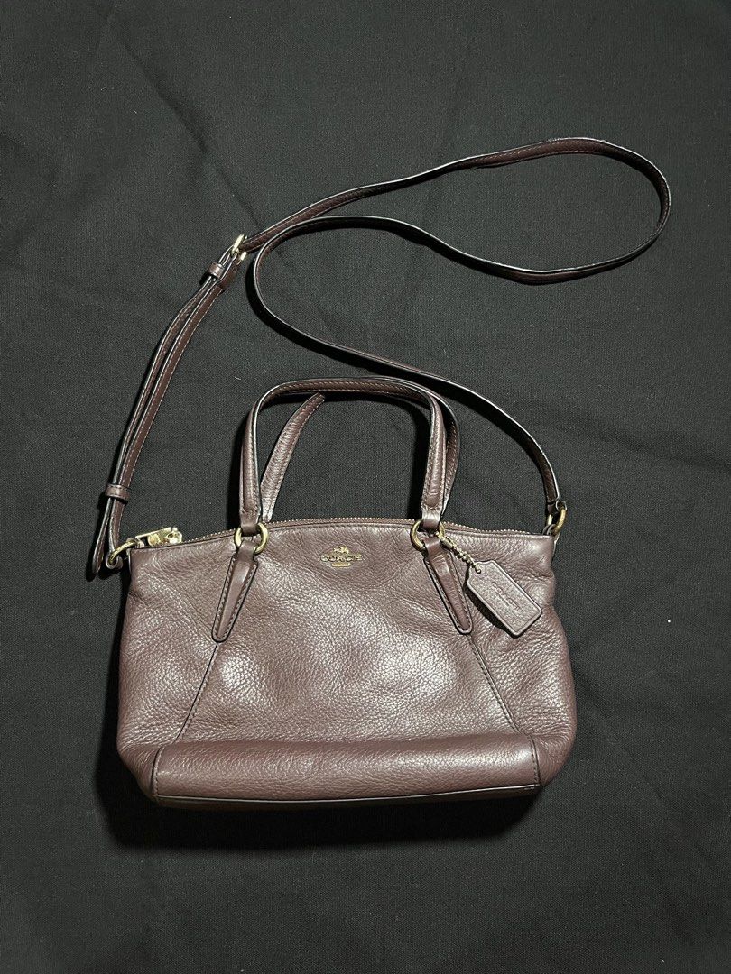 COACH KELSEY MINI BAG (Category: Luxury Bags & Wallets) located in Quezon City. Submitted by headline. (Listing ID 1468679159, Image 1). Description: COACH KELSEY MINI BAG BURGUNDY OR OXBLOOD LEATHER EXCELLENT CONDITION (ISSUE:PEALING TAGS) THE REST EXCELLENT CONDITION FOR ONLY:1,850php +SHIPPING FEE.