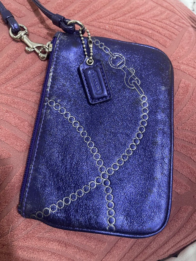 coach leather wrislet purse (Category: Wallets & Card holders) located in Cabiao. Submitted by imeon13 (Listing ID 1468708407, Image 3). Description: .