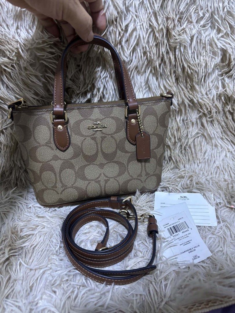 CoachGalley Mini Tote (Category: Luxury Bags & Wallets) located in Quezon City. Submitted by kaikaiprelovedshop (Listing ID 1468626517, Image 2). Description: in pristine condition, used once only. Money back guaranteed! with cards. 💯💯💯.
